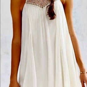 URBAN OUTFITTERS — KIMCHI BLUE, GLYNDA DRESS, SIZE US SMALL